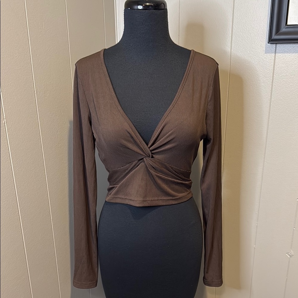 B4 SHEIN Women’s Medium Chocolate Twist-Detail Crop Top